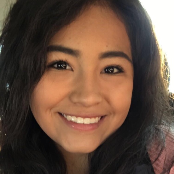 Meet your Posher, Claudia - Picture 1 of 1